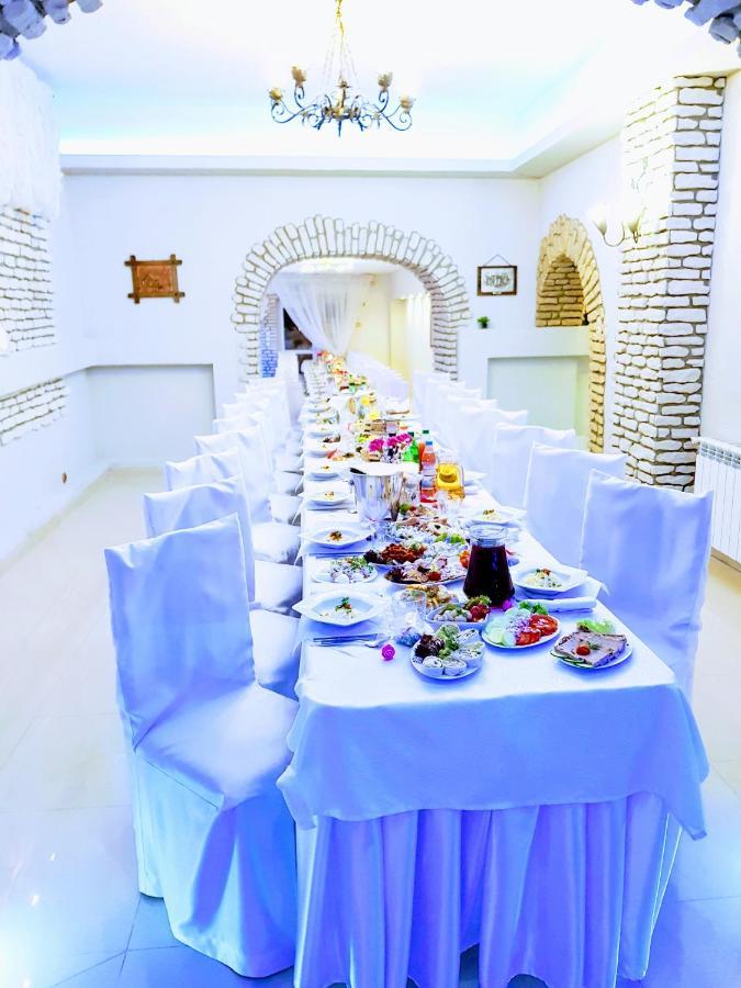 Willa-Restauracja Victoria Ostrowiec Świętokrzyski Εξωτερικό φωτογραφία